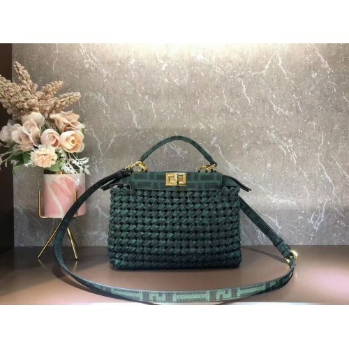 Чанта Fendi PEEKABOO ISEEU Weave F4587 черно-зелена