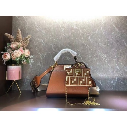 Малка кожена чанта Fendi Peekaboo ISeeU F8636 кафява