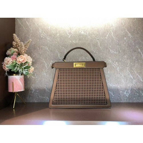 Перфорирана кожена чанта Fendi Peekaboo ISeeU F1658, цвят кафе