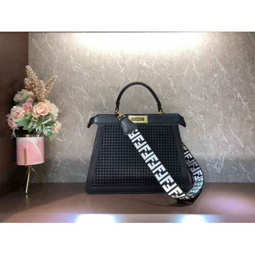 Перфорирана кожена чанта Fendi Peekaboo ISeeU F1658 черна