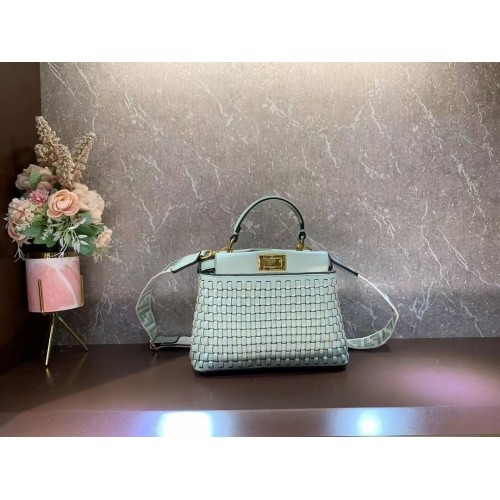 Чанта от плетена кожа Fendi Peekaboo Mini 8BN244A зелена