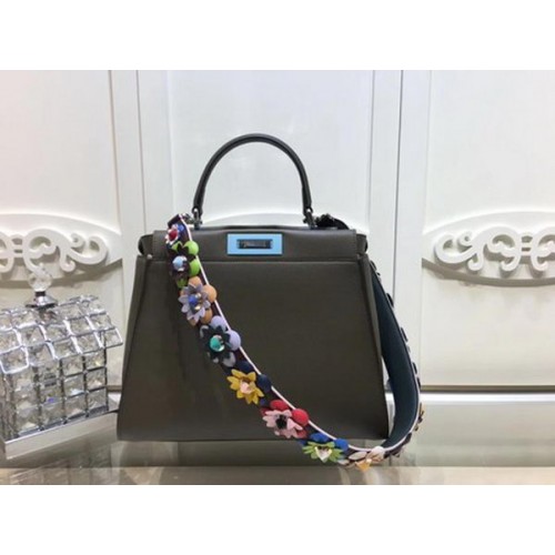 Малка чанта Fendi Peekaboo от телешка кожа FD26796 каки