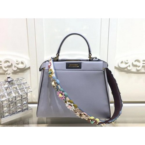 Малка чанта Fendi Peekaboo от телешка кожа FD26796 небесно синьо
