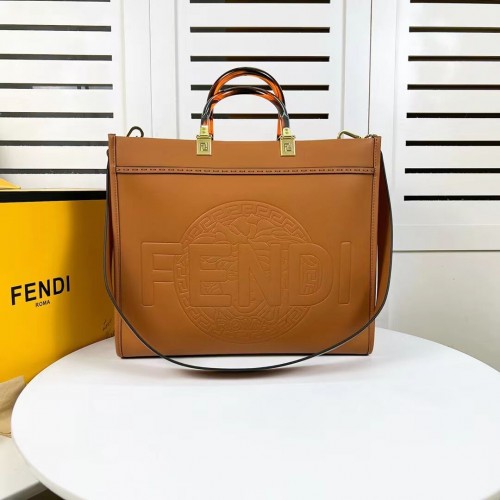 Чанта за шопър Fendi Sunshine Medium Fendace с черна кожена лого с щампа F0873 в кафяво
