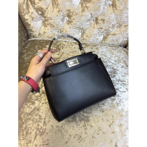 Чанта Fendi mini Peekaboo от телешка кожа 30320 черна