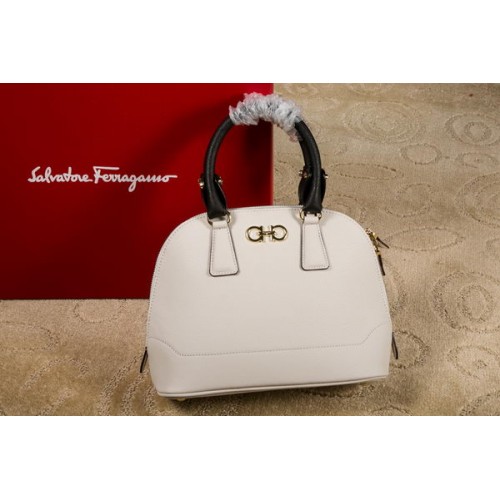 Чанта Ferragamo Medium Double Gancio 21E703 бяла