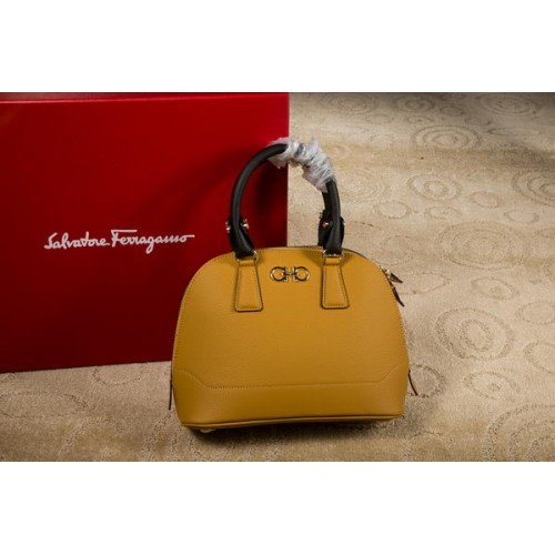 Чанта Ferragamo Medium Double Gancio Tote 21E703 жълта
