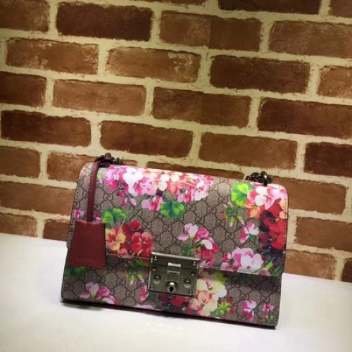 Чанта през рамо Gucci Padlock Blooms GG Supreme 409486 Роза