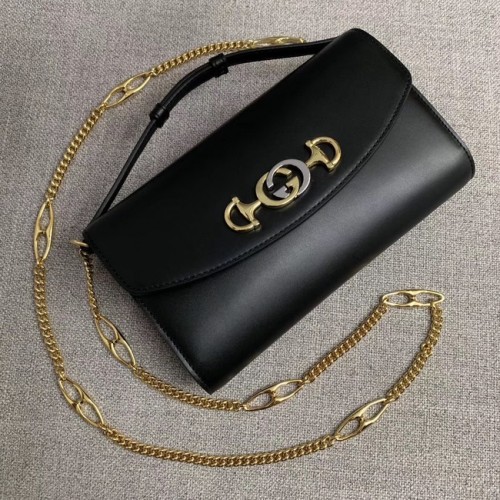 Малка кожена чанта за рамо GUCCI Zumi 572375 черна