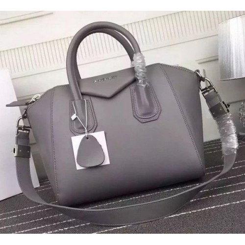 Givenchy Antigona чанта от телешка кожа G66552 сива