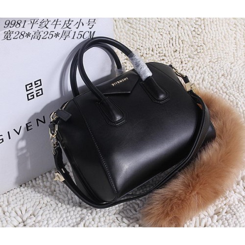 Givenchy Antigona чанта от гладка кожа G9981S черна