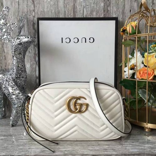 Чанта през рамо Gucci GG Marmont Matelasse 447632A бяла