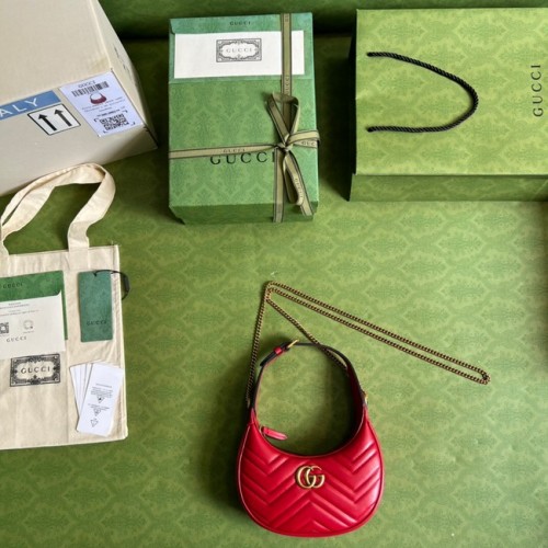 Мини чанта Gucci GG Marmont с форма на полумесец 699514 червена