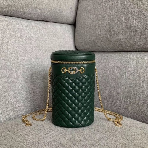 Ватирана кожена чанта за колан Gucci 572298 зелена