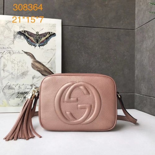 Кожена диско чанта Gucci Soho от телешка кожа 308364 розова