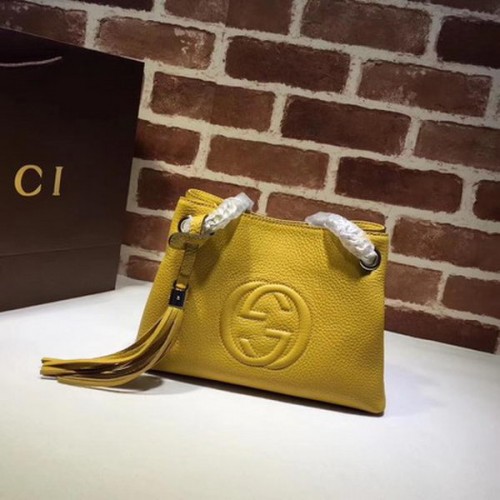Малка чанта Gucci Soho от телешка кожа 387043 жълта