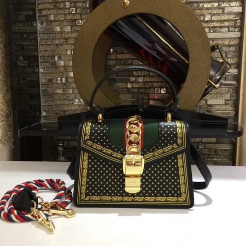 Кожена мини чанта Gucci Sylvie 470270 черна