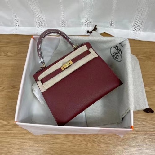 Hermes Kelly 25 см чанта през рамо Epsom KL2755 бордо и златисто-тонален метал