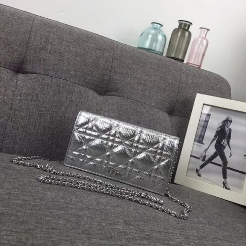 ДАМСКИ КЛЪЧ DIOR CANNAGE ALMBSKIN S0204 Сребро