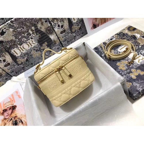 DIOR МАЛЪК DIORTRAVEL КАФЕ Cannage Lambskin S5488U Beige
