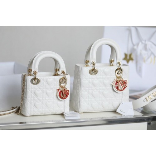 Чанта LADY DIOR MY ABCDIOR Оригинална чанта от агнешка кожа Cannage Heart M0539O Бяла
