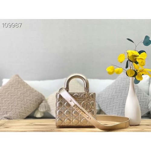 Чанта LADY DIOR MY ABCDIOR от златиста агнешка кожа Cannage M0538O