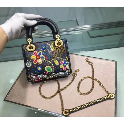 LADY DIOR бродирана едър косъм кожа M05054