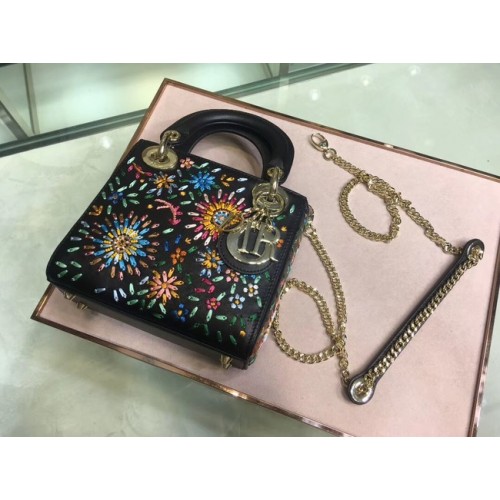 LADY DIOR бродирана едър косъм кожа M05055