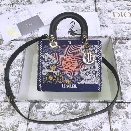 LADY DIOR бродирана едър косъм кожа M0565-5