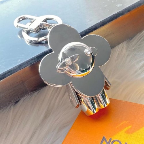 Чанта Louis Vuitton CRAFTY VIVIENNE с висулка и ключодържател M69721