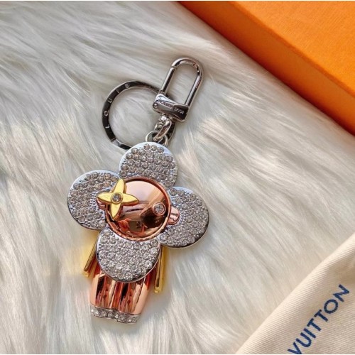 Чанта Louis Vuitton CRAFTY VIVIENNE с висулка и ключодържател M69723