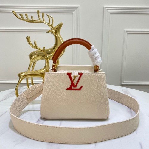 Чанта Louis Vuitton CAPUCINES BB M59266 Бежова