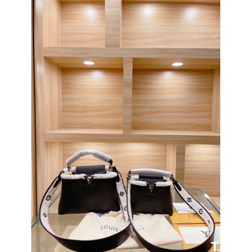 Чанта Louis Vuitton CAPUCINES BB MM Wool M58608 Черна