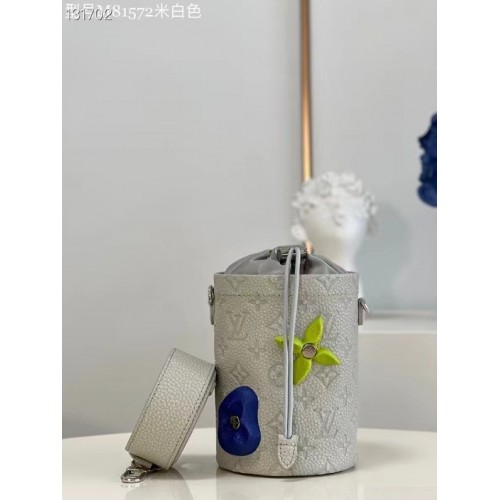 Чанта Louis Vuitton Chalk Pouch M81572 Бежова