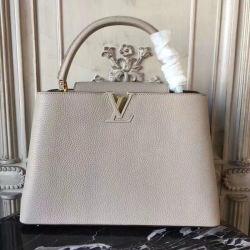 Чанта Louis Vuitton Elegant Capucines MM M41813 сива
