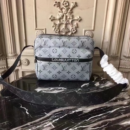 Чанта Louis Vuitton Monogram Canvas MESSNGER 43845 Сребърна