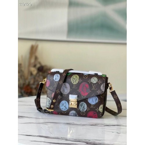 Чанта Louis Vuitton Monogram Canvas Pochette Metis Original Leather M40780 Badge