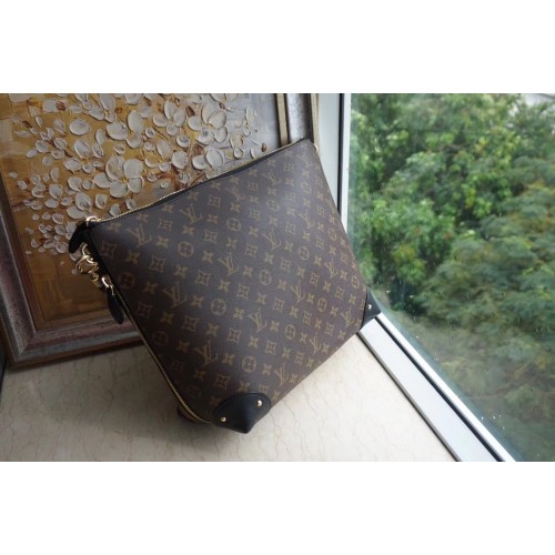 Чанта Louis Vuitton Monogram Canvas Triangle Softy M41130 Черна