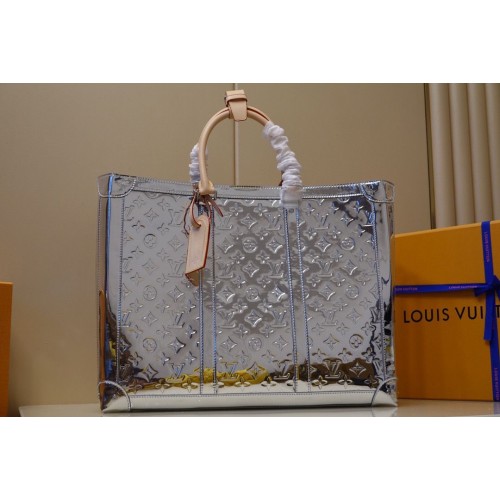 Чанта Louis Vuitton Monogram Vernis от плоска кожа M46121, сребриста