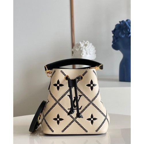 Чанта Louis Vuitton NEONOE BB M46023 БЯЛА