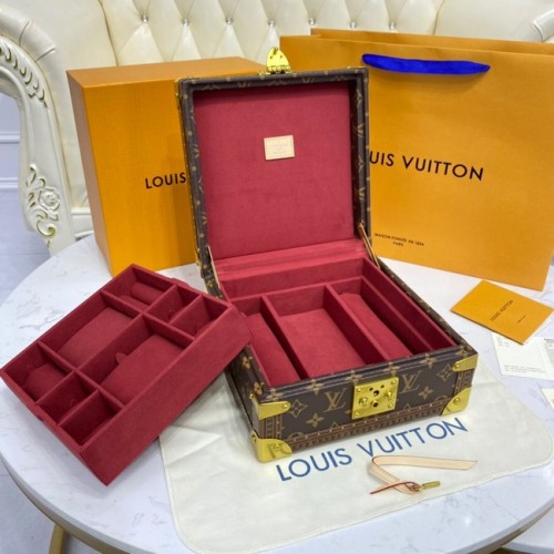 Калъф за бижута Louis Vuitton NICE M44185 червен