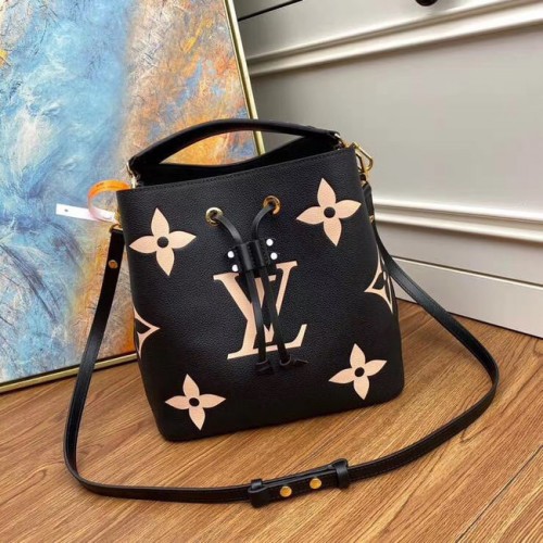 Louis Vuitton Оригинална чанта Louis Vuitton CRAFTY NEONOE M56889 черна