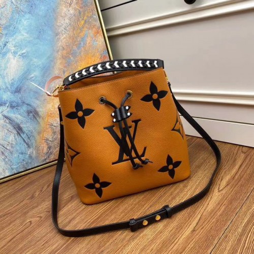 Louis Vuitton Оригинална чанта Louis Vuitton CRAFTY NEONOE M56889 жълта