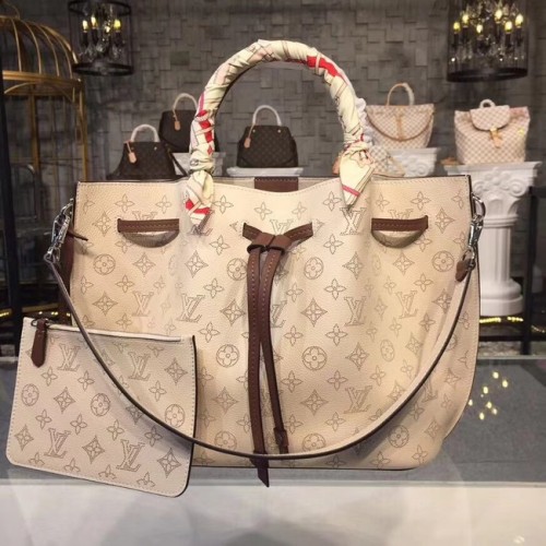 Louis Vuitton оригинална кожа Mahina GIROLATA M54401 почти бяло