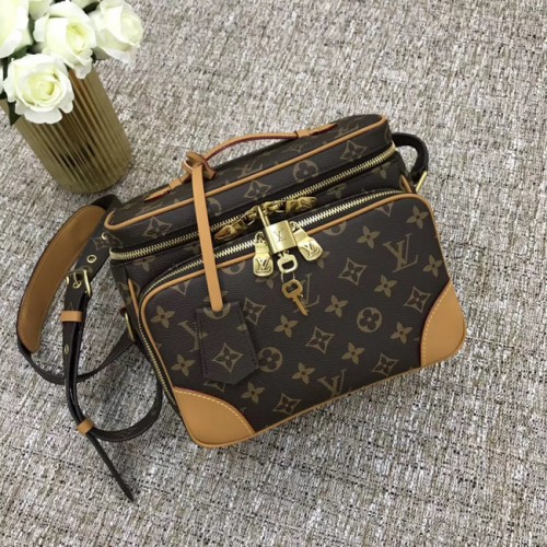 Оригинална чанта Louis Vuitton с монограмно платно M44937