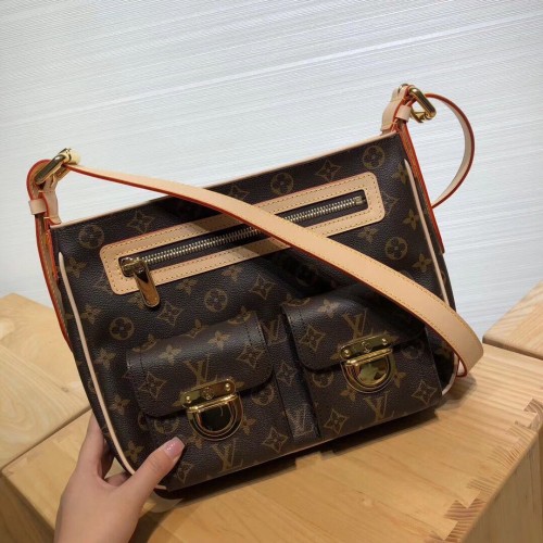 Оригинална чанта Louis Vuitton с монограмно платно M45373
