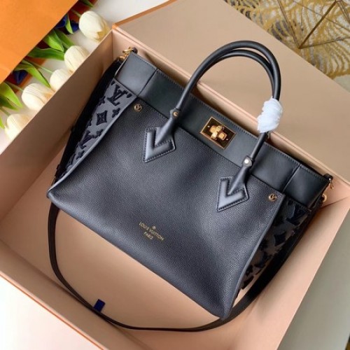 Louis Vuitton Оригинална чанта ON MY SIDE M53823 черна