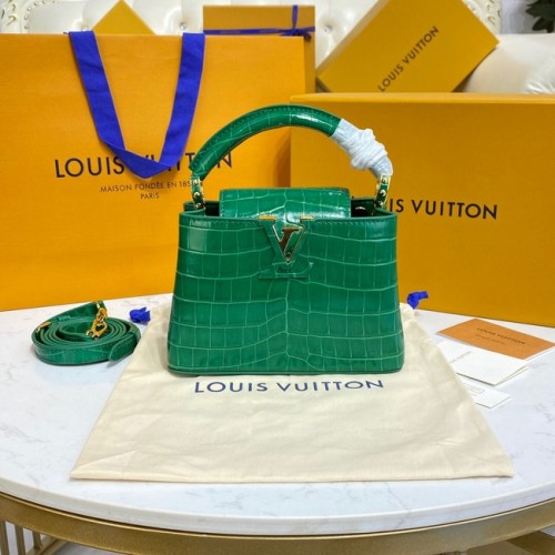 Чанта Louis Vuitton CAPUCINES MINI от крокодилска кожа M81190 зелена