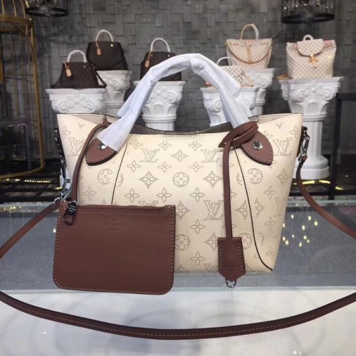 Оригинална кожена чанта Louis Vuitton Mahina 54351 кремава
