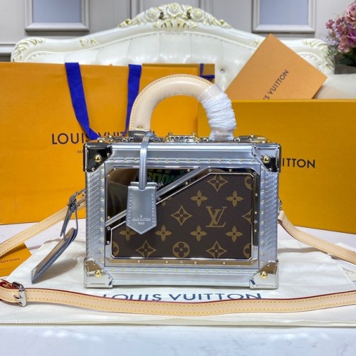 Чанта Louis Vuitton с монограмно платно M10090